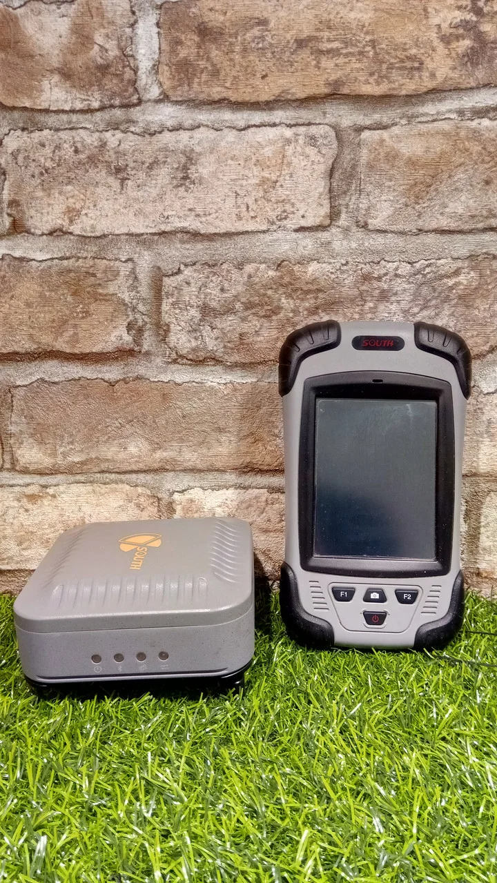GNSS приемник SOUTH S660 с контроллером south s10 б/у pic 1