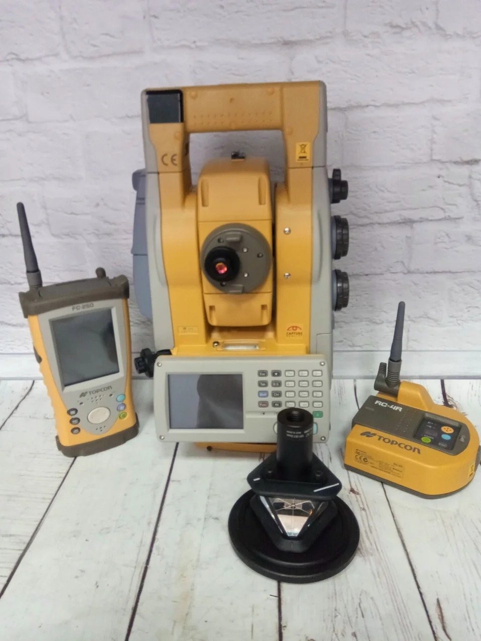 Роботизированный тахеометр Topcon IS-201 б/у pic 1